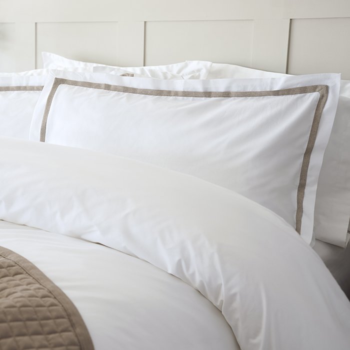 /images/pages/2865-Aarie 7 1.jpg